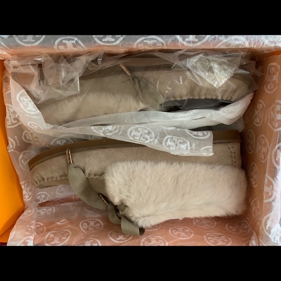 Tory Burch Aberdeen Slippers - Picture 1 of 6